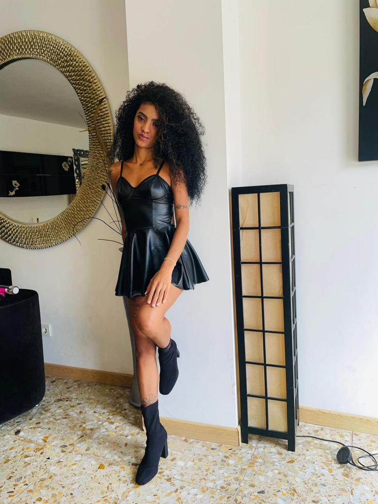 674828388: Chica busca chico en Málaga