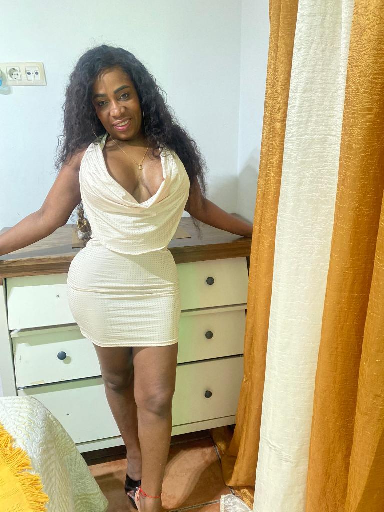 Chica busca chico en Cádiz: 