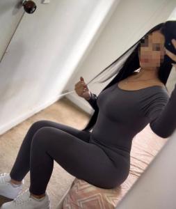 667771170: Chica busca chico en Madrid