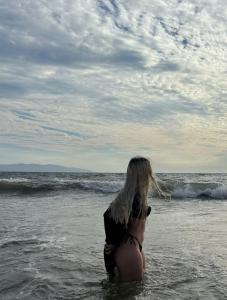 663988007: Chica busca chico en Málaga