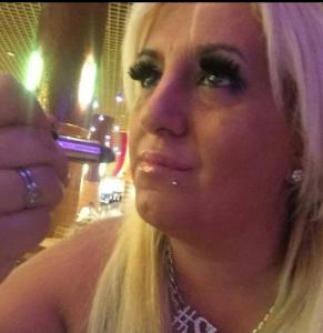 613386344: Chica busca chico en Granada