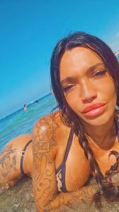 644968173: Chica busca chico en Madrid