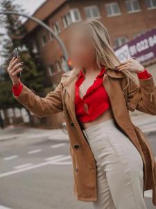 688394537: Chica busca chico en Madrid