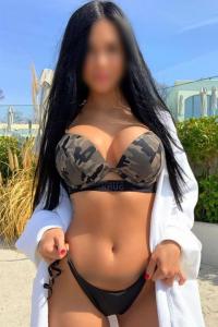 658033436: Chica busca chico en Sevilla