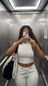 695835696: Chica busca chico en Sevilla