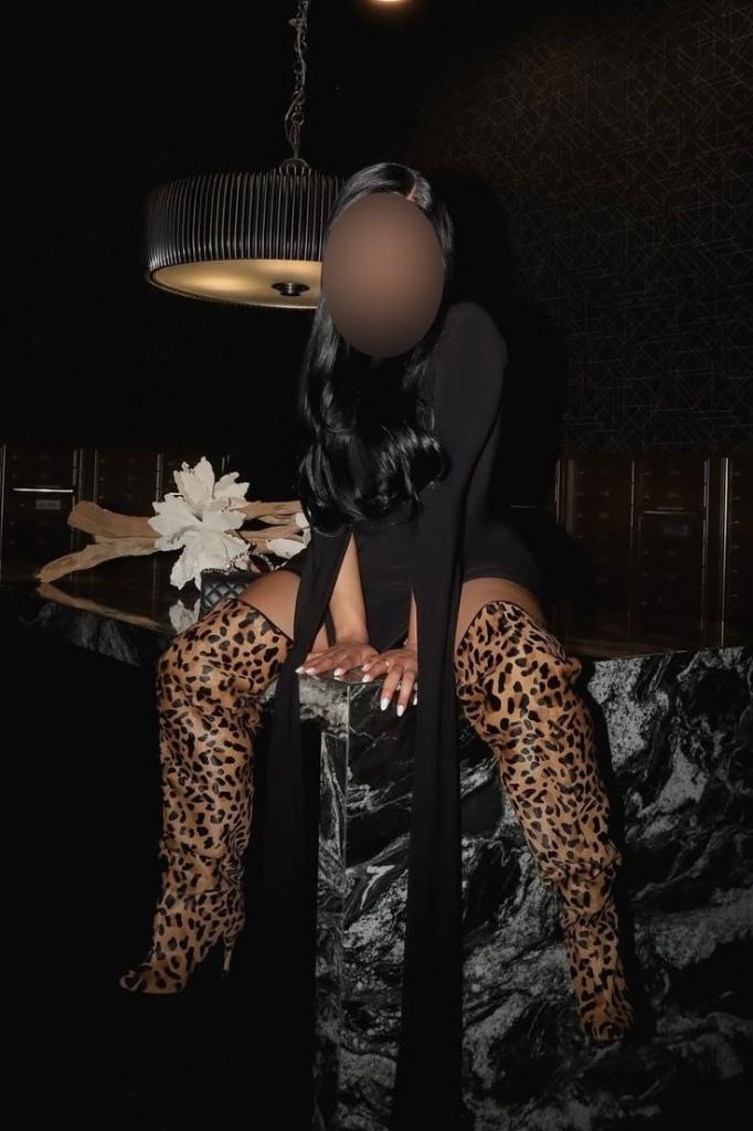 672593423: Chica busca chico en Tenerife