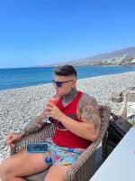 687806781: Chico busca chica en Madrid