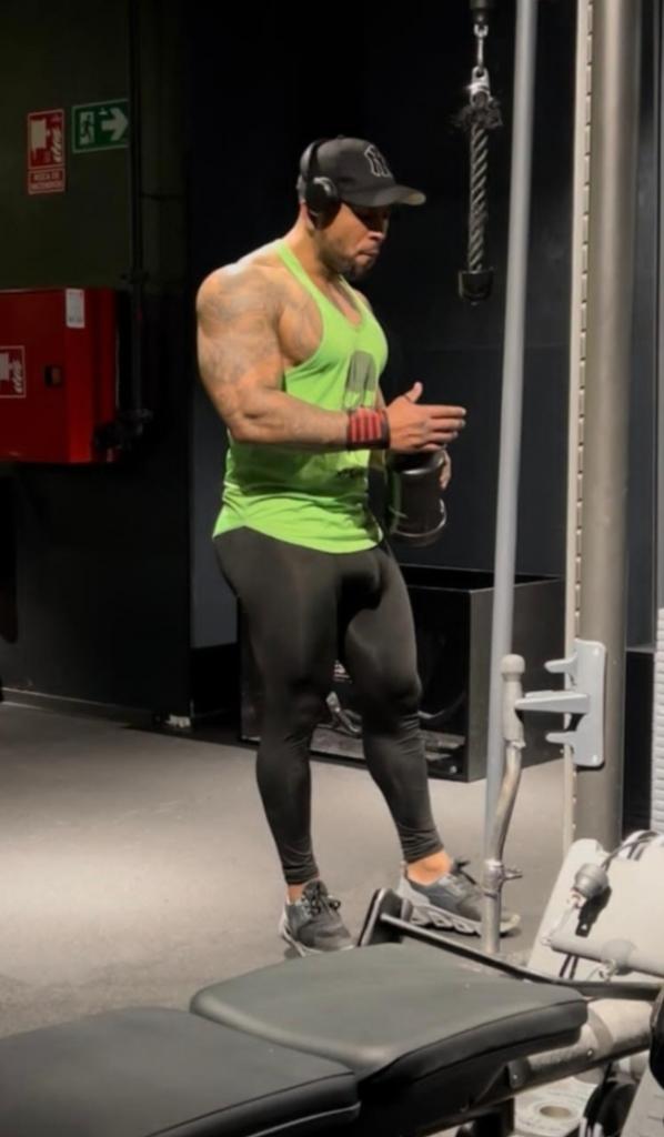 Chico busca chica en Barcelona: 