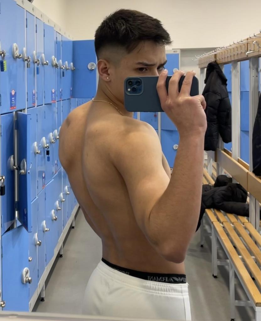 Chico busca chica en Mallorca: 