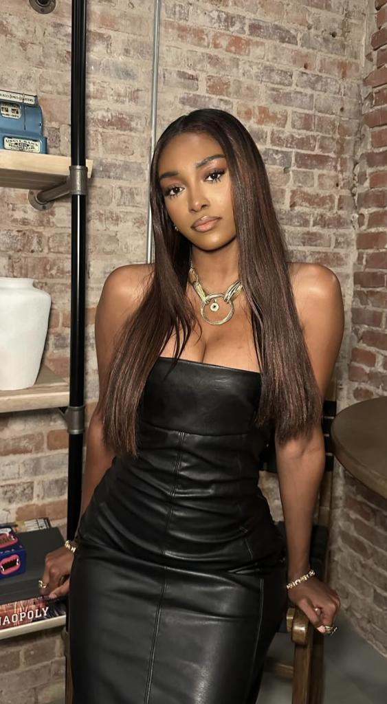 604287470: Chica busca chico en Cádiz