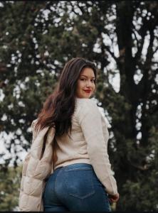 614438827: Chica busca chico en Gerona