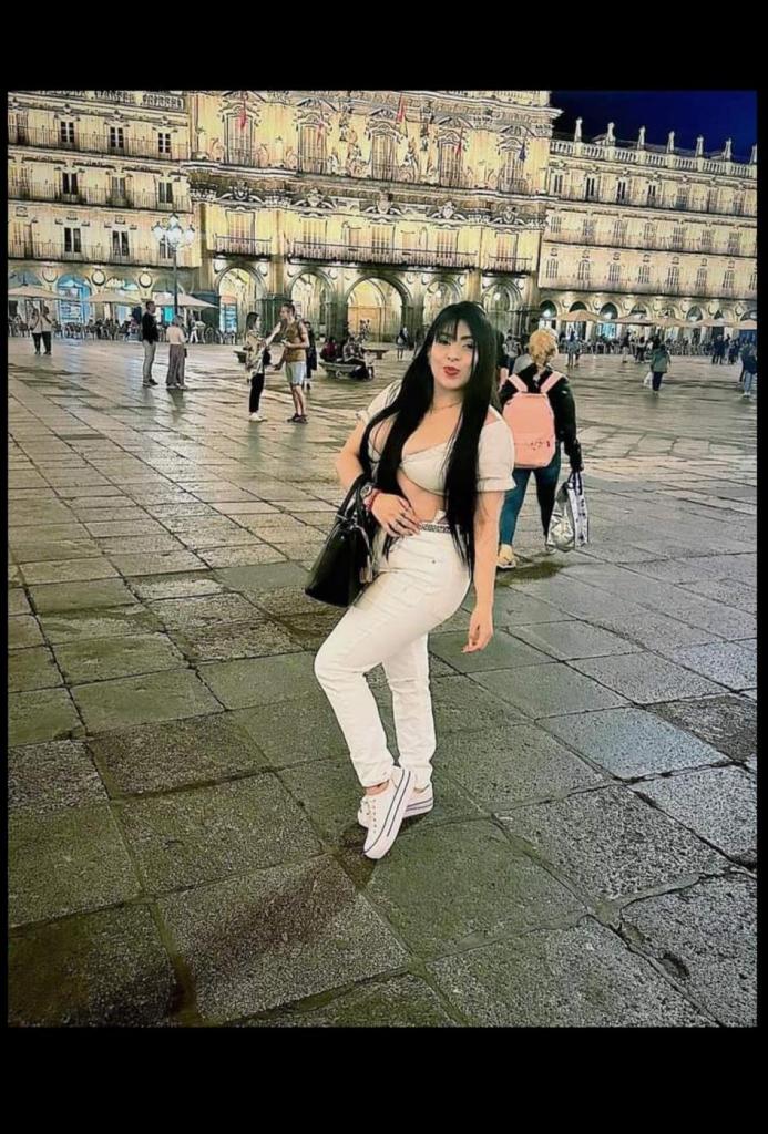625211833: Chica busca chico en Sevilla