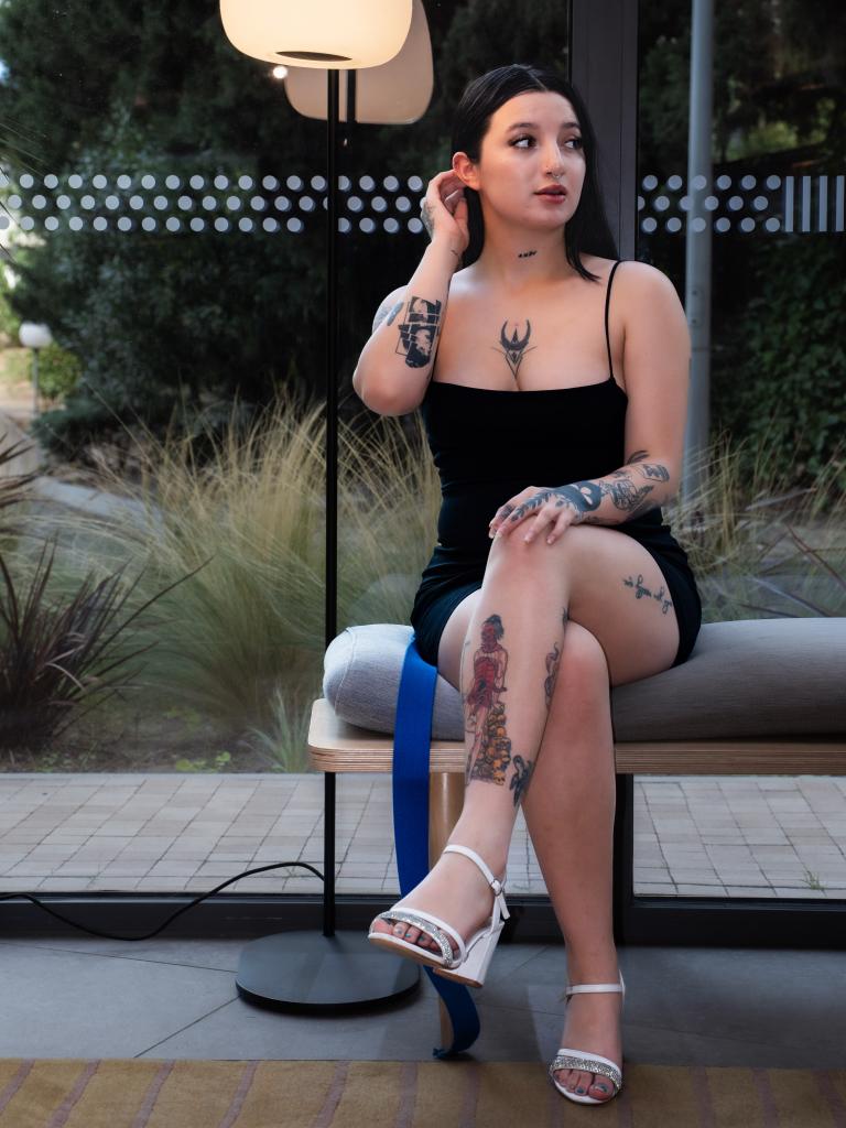 604372619: Chica busca chico en Madrid