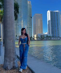 Chica busca chico en Granada: 