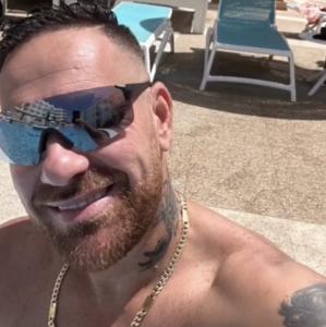 Chico busca chica en Sevilla: 