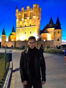 Chico busca chica en Segovia: 