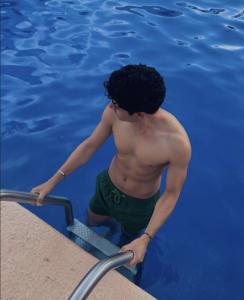 627632105: Chico busca chica en Madrid