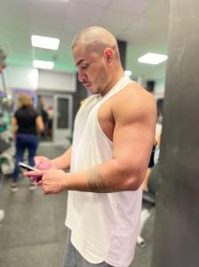 Chico busca chica en Valencia: 