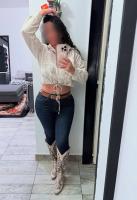 614624265: Chica busca chico en Barcelona