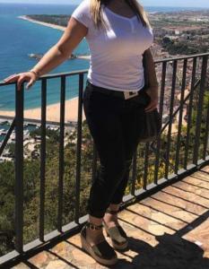 698306727: Chica busca chico en Gerona