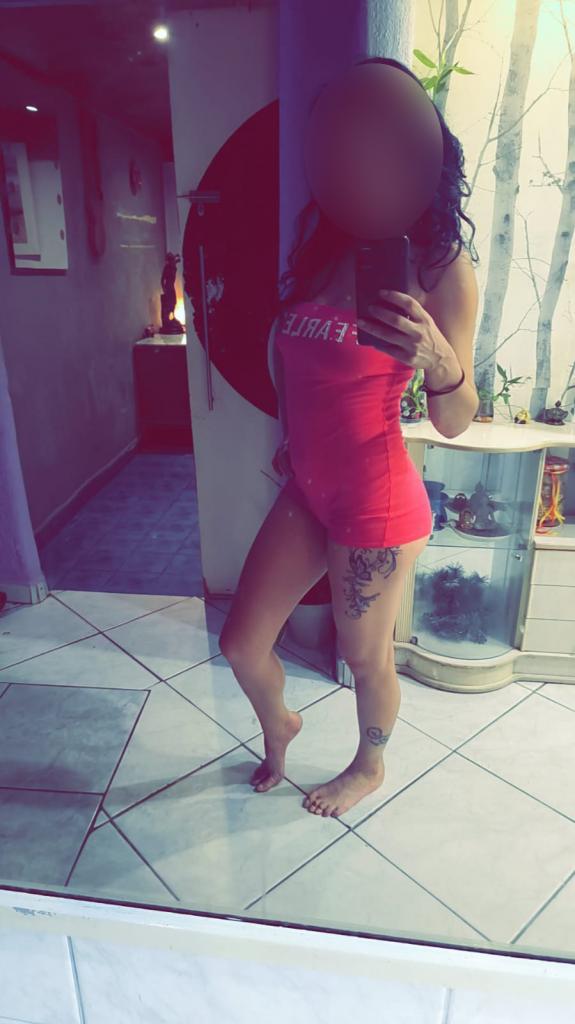 Chica busca chico en Almería: 