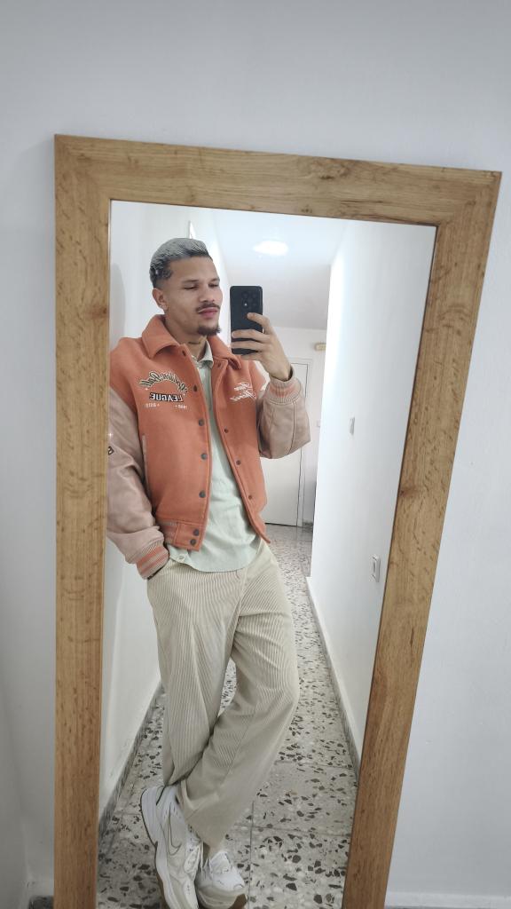 Chico busca chica en Murcia: 