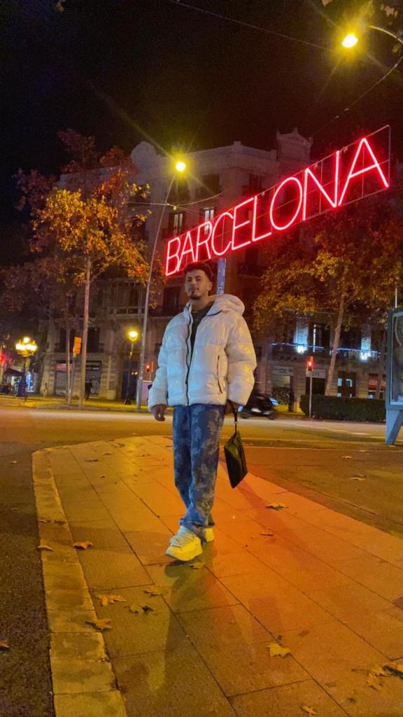 Chico busca chica en Barcelona: 