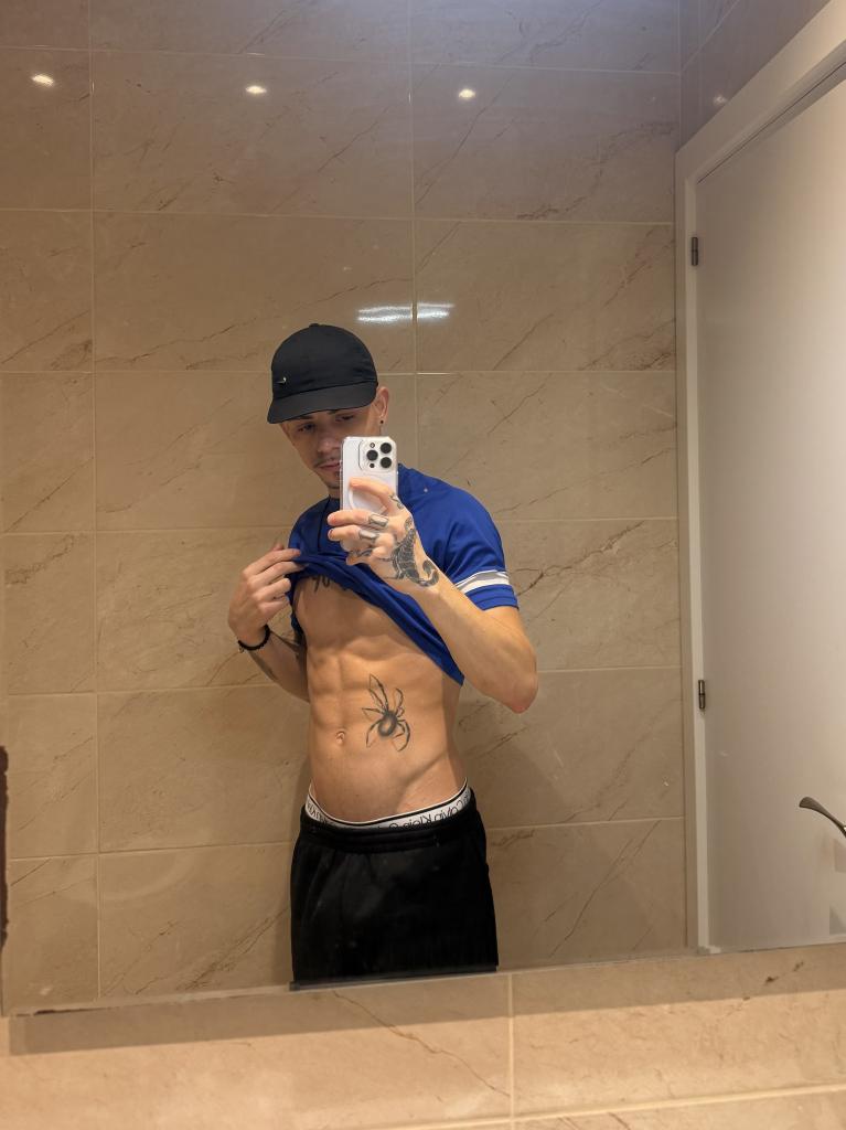 Chico busca chica en Ibiza: 