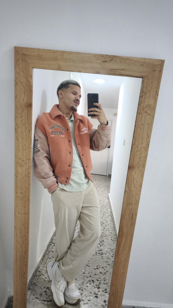 Chico busca chica en Murcia: 