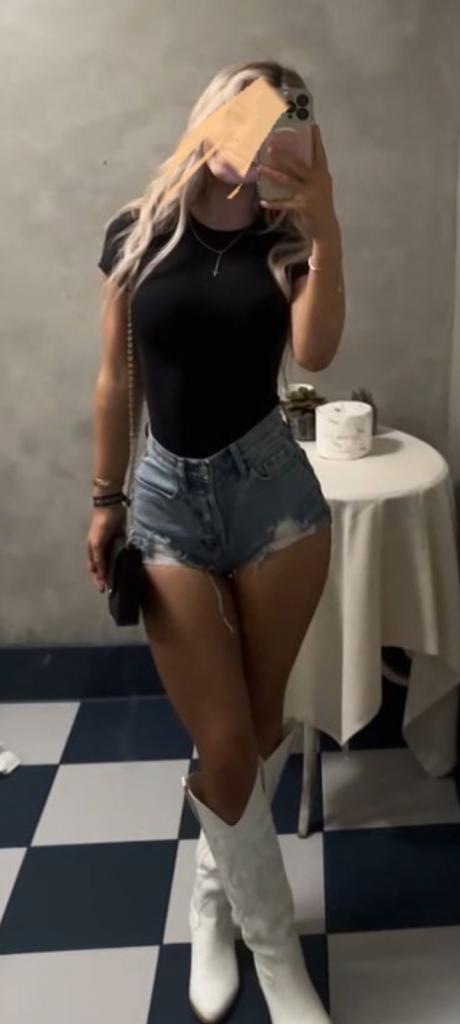 Chica busca chico en Cádiz: 