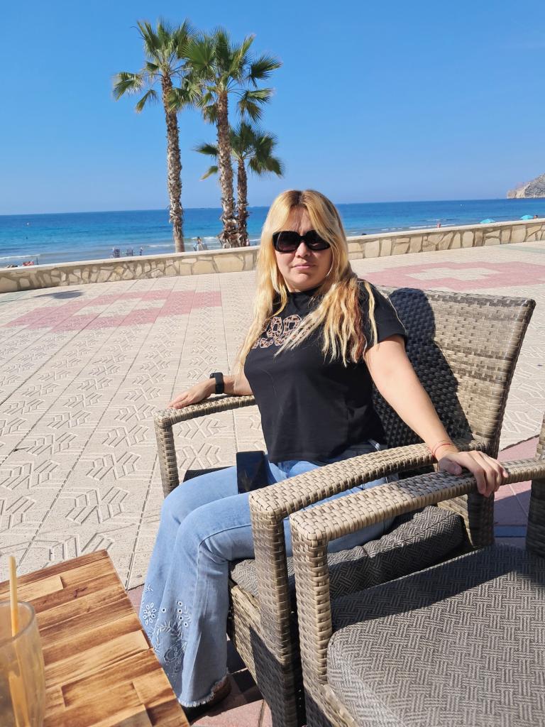 614733210: Chica busca chico en Alicante