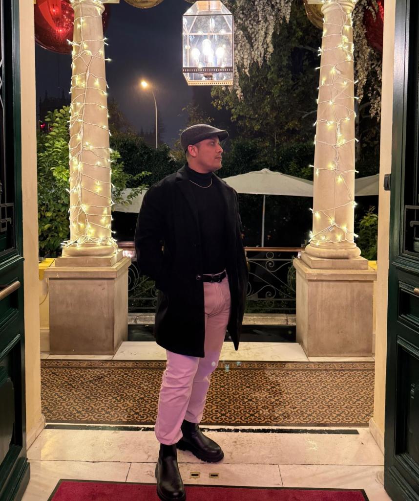 Chico busca chica en Sevilla: 