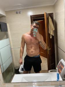 662107641: Chico busca chica en Sevilla