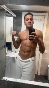 674067103: Chico busca chica en Ibiza