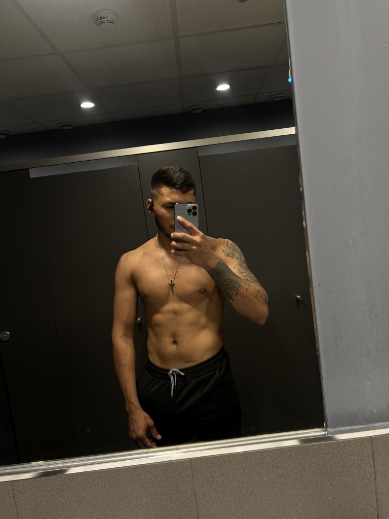 669961660: Chico busca chica en Madrid