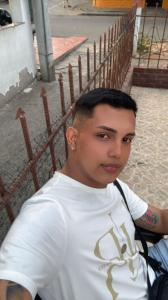 613856352: Chico busca chica en La Coruña