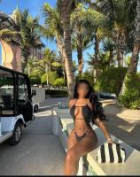 614057131: Chica busca chico en Barcelona