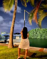 613209070: Chica busca chico en Barcelona