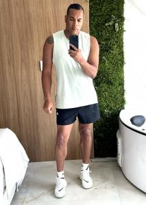 Chico busca chica en Sevilla: 