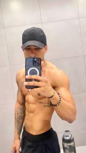 604242546: Chico busca chica en Sevilla