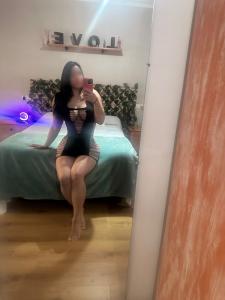 643981571: Chica busca chico en Cantabria