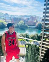 604364509: Chico busca chica en Madrid