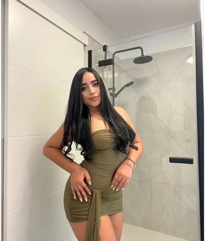 Chica busca chico en Almería: 