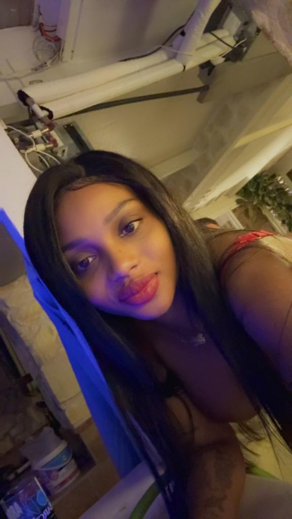 Chica busca chico en Granada: 