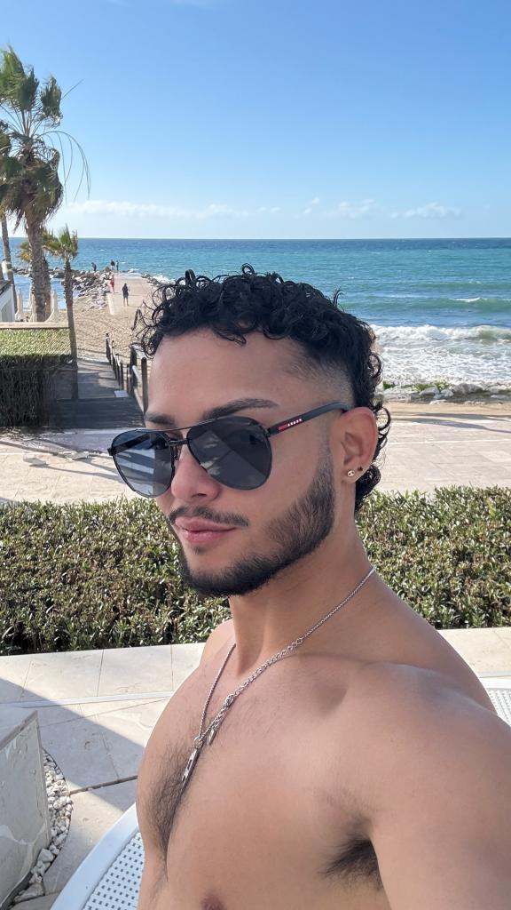 644700717: Chico busca chica en Asturias