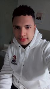 663496572: Chico busca chica en Valencia