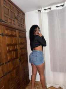 699387190: Chica busca chico en Cádiz