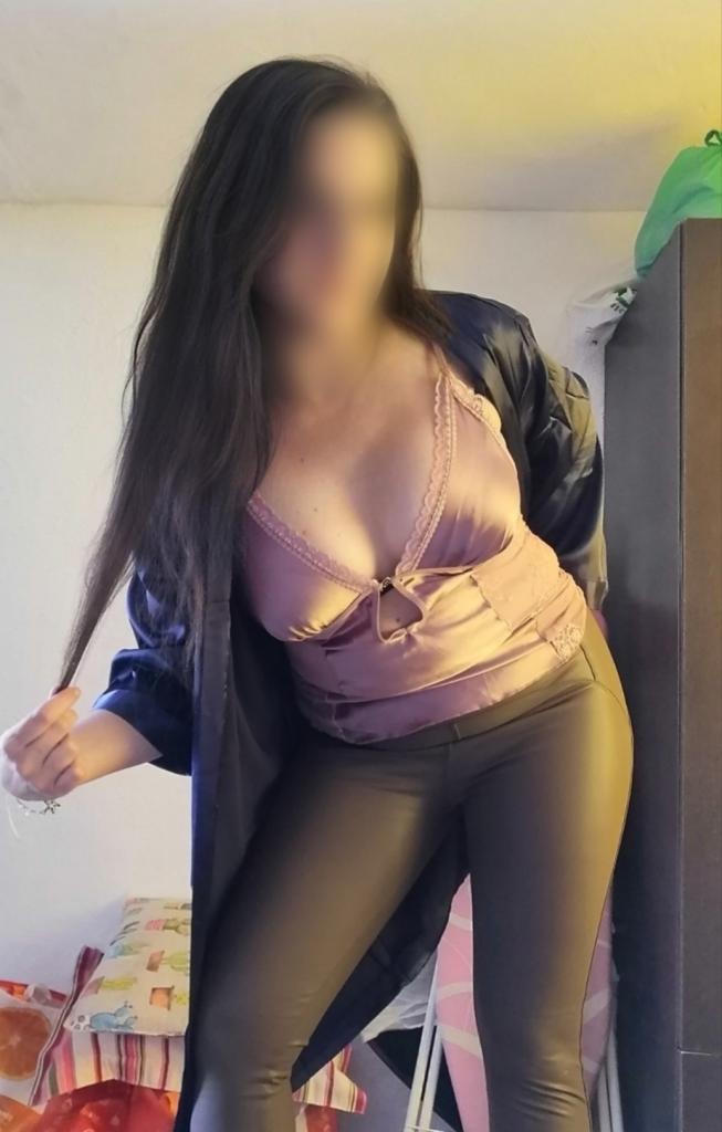 697760267: Chica busca chico en Albacete
