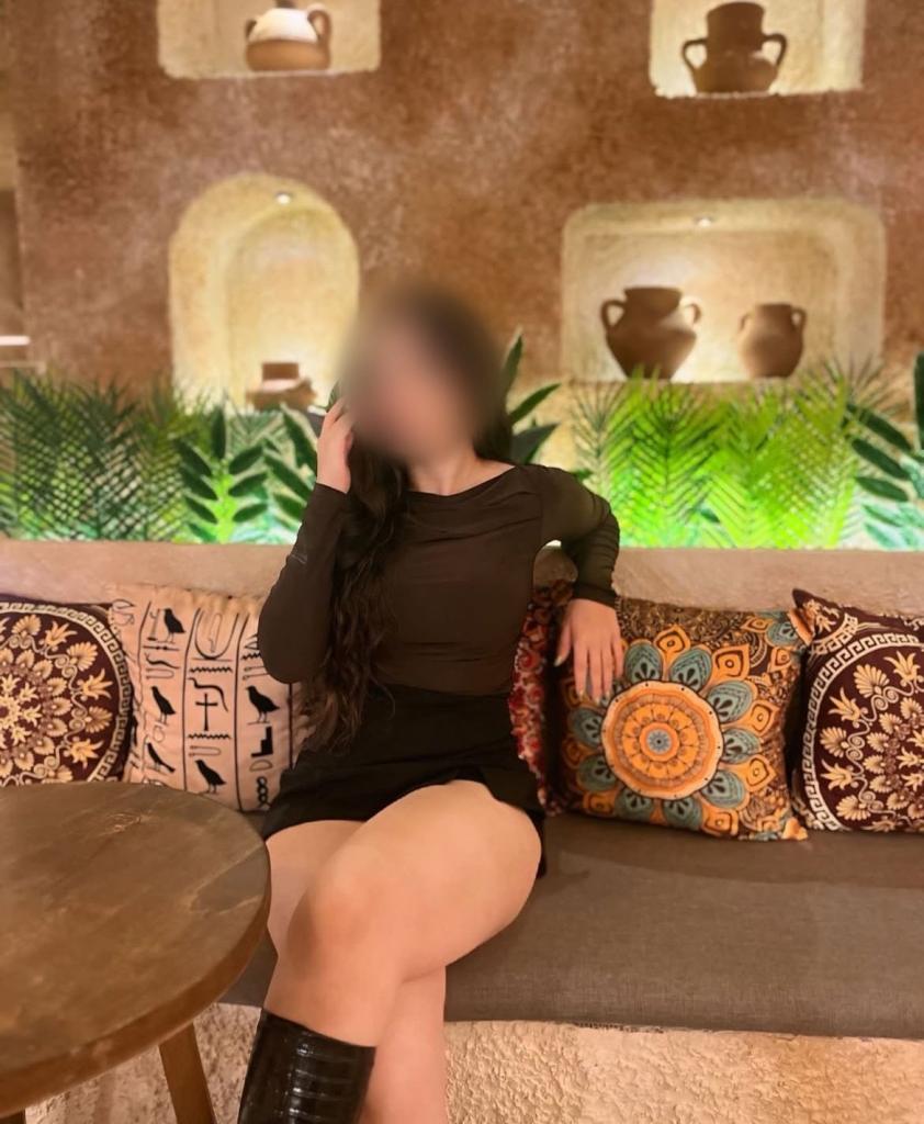 647666429: Chica busca chico en Mallorca