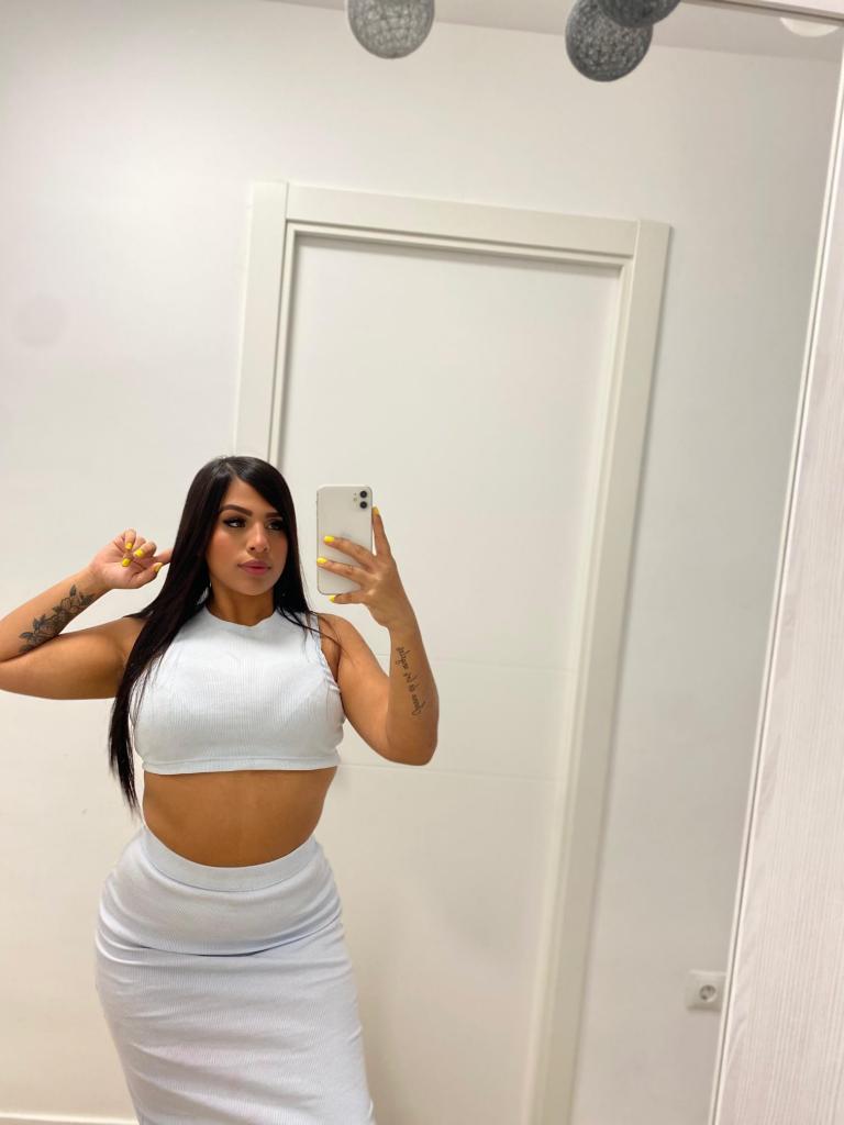 Chica busca chico en Almería: 